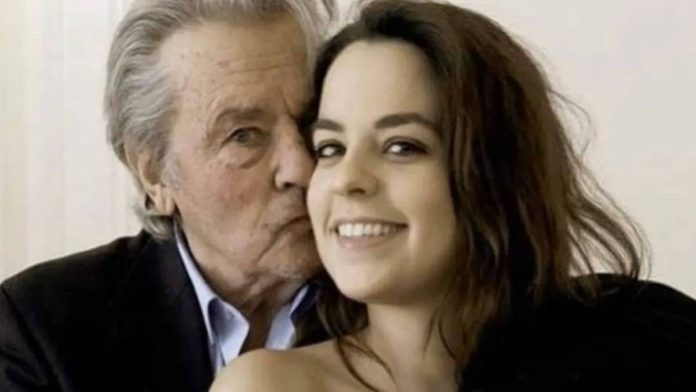 Anouchka Delon : Son message poignant sur l'héritage de son père