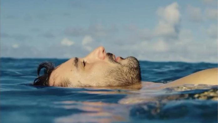 Jérémy Frérot se confie : Les émotions intenses derrière son nouvel album "Gamin des sables"